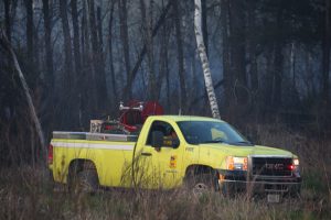 lake-hattie-fire-2016-dnr-engine