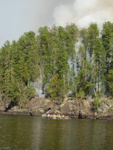 Pagami Creek firefighters canoeing to fire